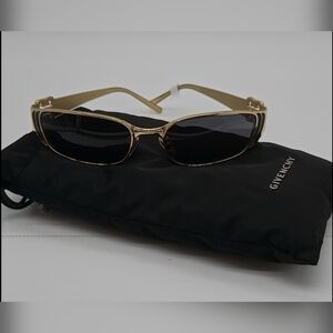 Givenchy 4G Liquid Metal GV40099U